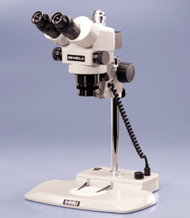 手術練習用実体顕微鏡，モニター観察対応モデル